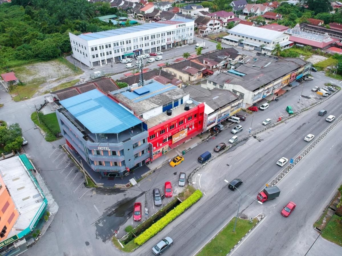 Lux Hotel Teluk Intan Exteriör bild